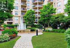 106 - 8 MAISON PARC COURT Vaughan 