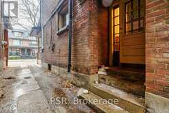 200 - 678 HURON STREET Toronto 