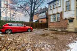 200 - 678 HURON STREET Toronto 