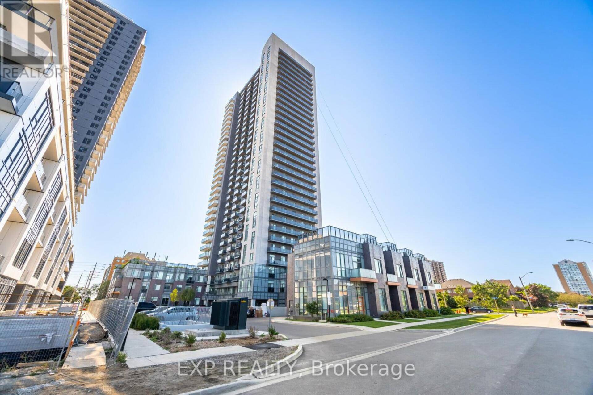 922 - 8 NAHANI WAY Mississauga 