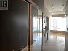 1027 - 230 QUEENS QUAY W Toronto