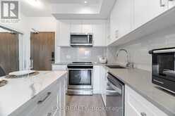 813 - 100 EAGLE ROCK WAY Vaughan 