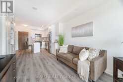 813 - 100 EAGLE ROCK WAY Vaughan 