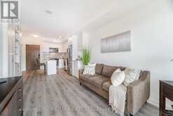 813 - 100 EAGLE ROCK WAY Vaughan