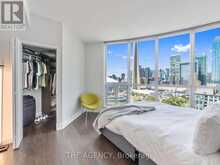 2201 - 218 QUEENS QUAY W Toronto