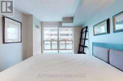 1111 - 736 SPADINA AVENUE Toronto