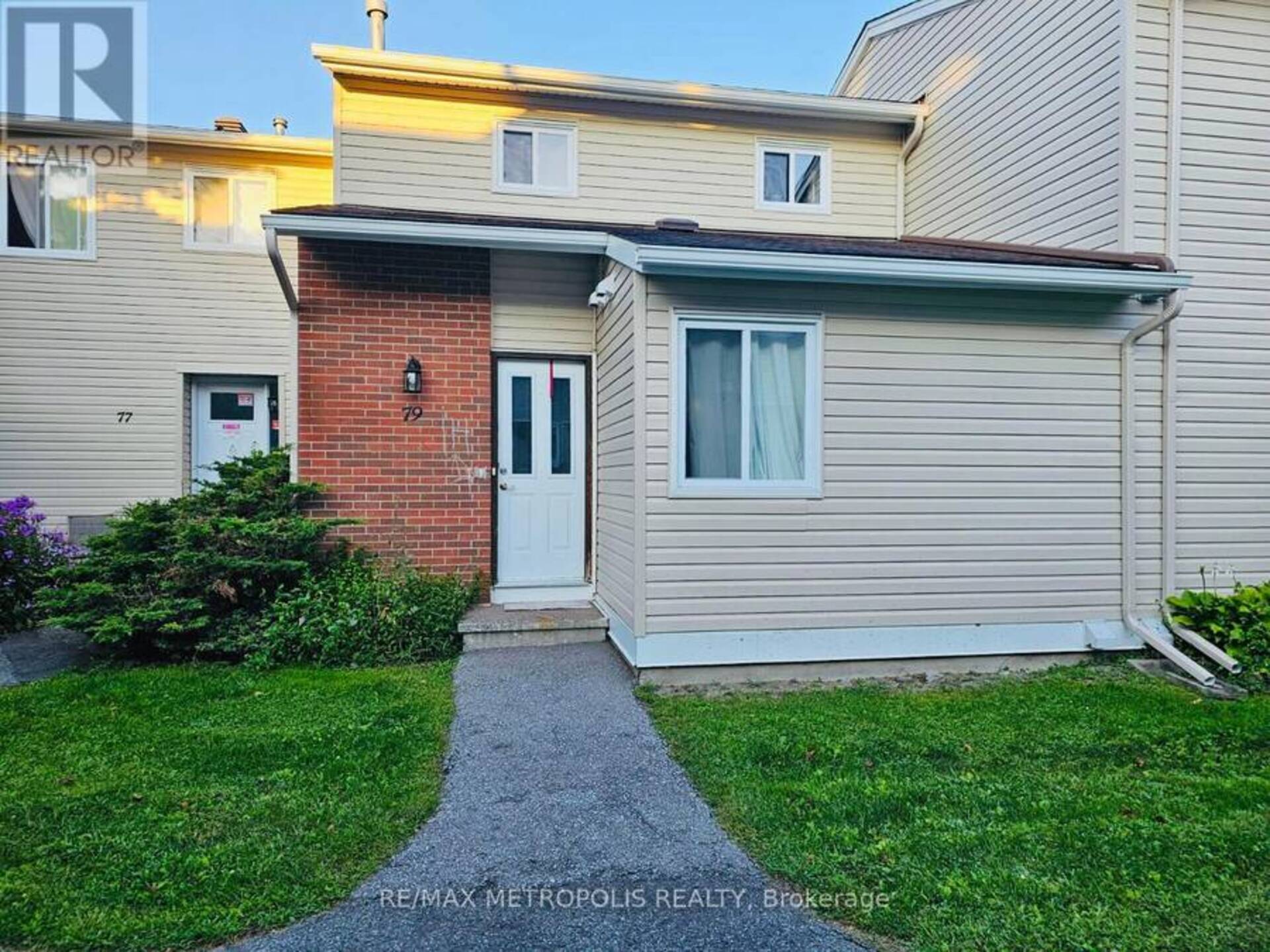 35 - 79 THISTLEDOWN COURT Ottawa