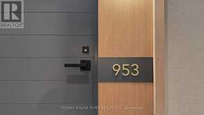 953 - 25 ADRA GRADO WAY Toronto