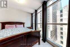 902 - 21 CARLTON STREET Toronto