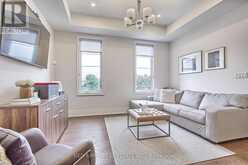 9392 BAYVIEW AVENUE Richmond Hill