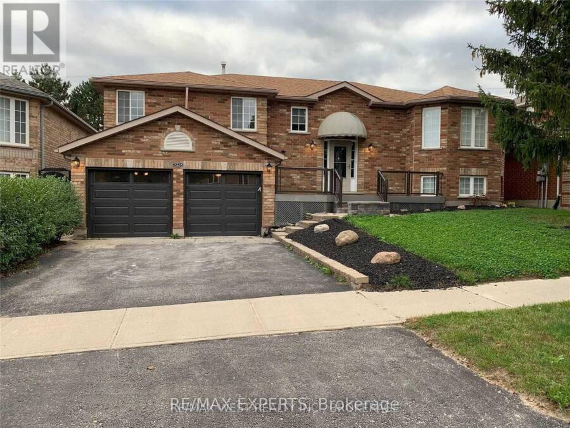 UPPER - 73 LOGAN COURT Barrie