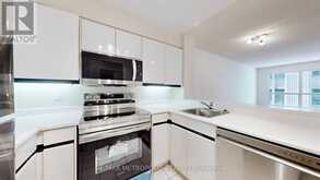 810 - 7 CARLTON STREET Toronto