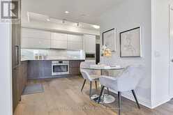 407 - 151 AVENUE ROAD Toronto