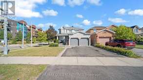 61 MADELAINE DRIVE Barrie 