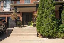 28 BOWSFIELD DRIVE Brampton 