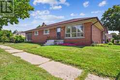 33 WARNICA AVENUE Toronto