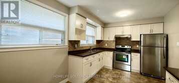 131 BROADLANDS BOULEVARD Toronto