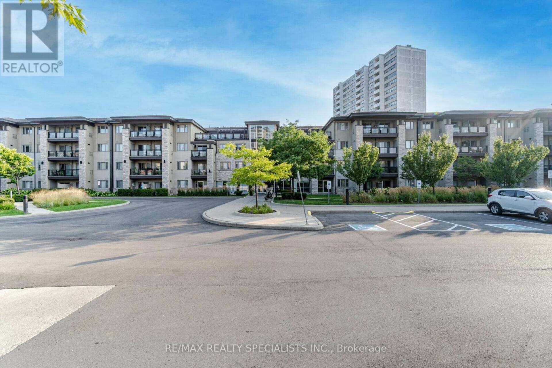 319 - 570 LOLITA GARDENS Mississauga