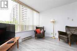 301 - 22 CLARISSA DRIVE Richmond Hill 