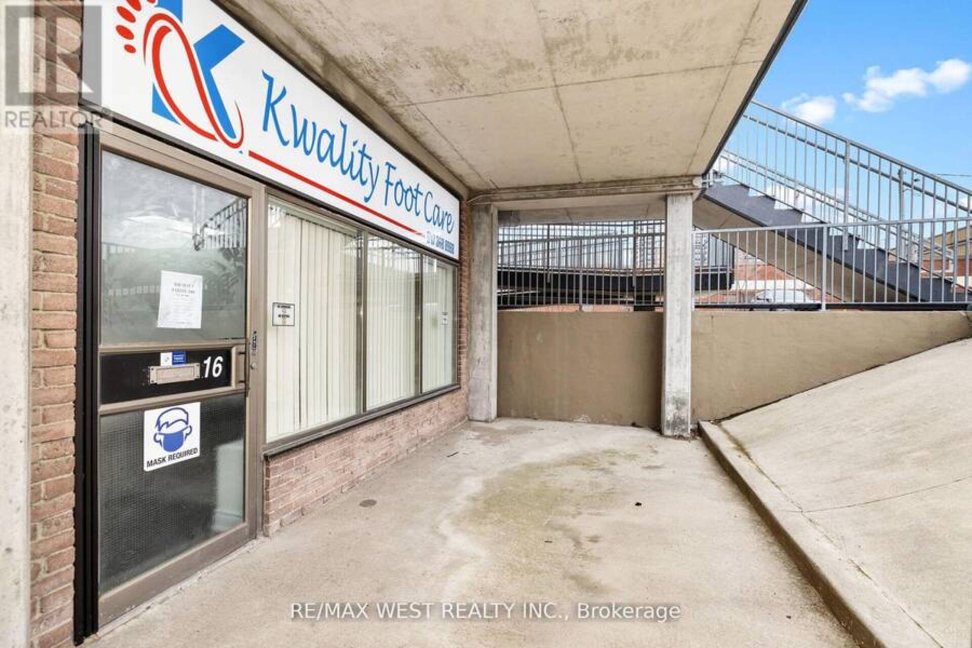 3 - 239 QUEEN STREET E Brampton