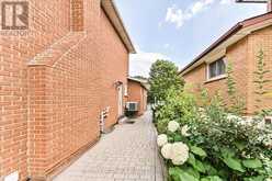 2321 HARCOURT CRESCENT Mississauga