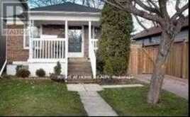 BSMT - 268 MAPLEHURST AVENUE Toronto