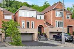 16 HARVEST COURT Richmond Hill 