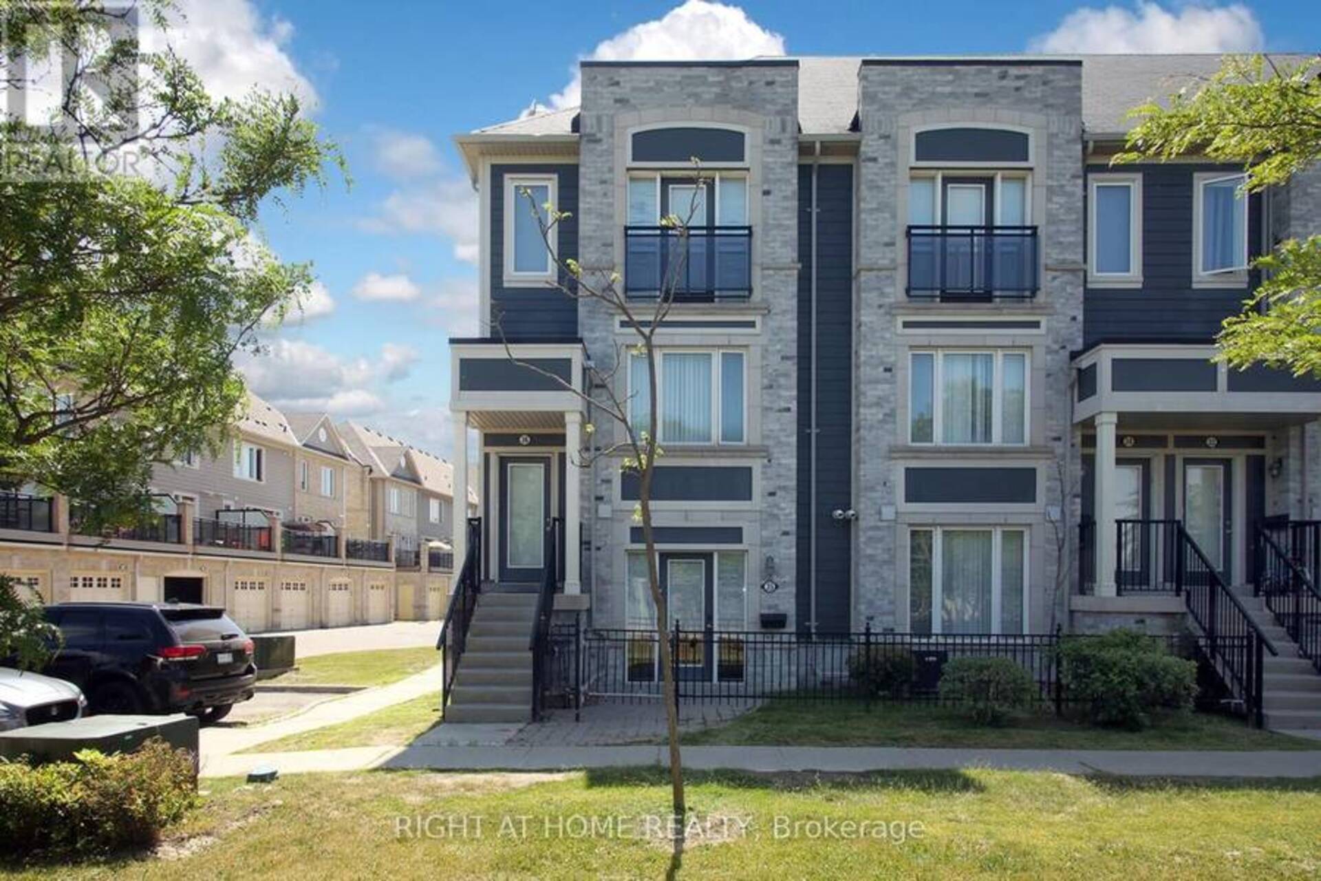 35 - 60 FAIRWOOD CIRCLE S Brampton