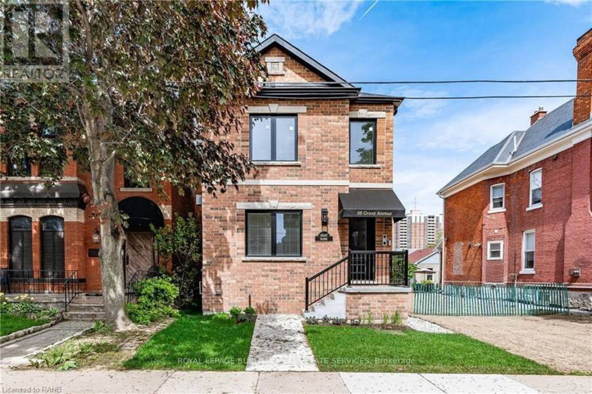 2A - 36 GRANT AVENUE Hamilton 