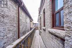 4 - 1074 ST CLAIR AVENUE W Toronto 