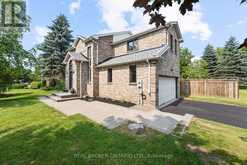 16 ROYAL AMBER CRESCENT East Gwillimbury 