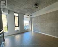 302 - 111 BATHURST STREET Toronto