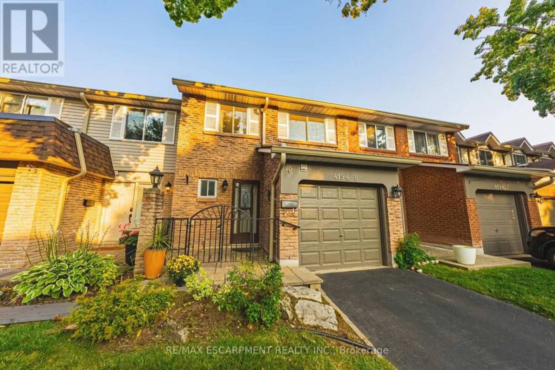 8 - 4194 LONGMOOR DRIVE Burlington 