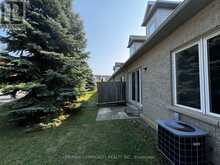 27 - 19 NIAGARA DRIVE Oshawa 