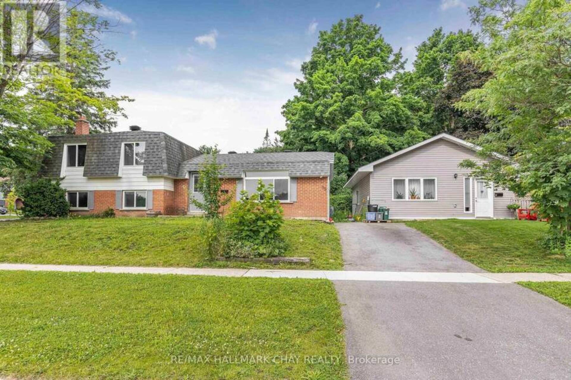 1, 2, 3 - 95 FARMINGDALE CRESCENT Barrie