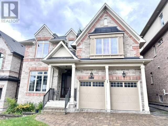 12 HEATHMONT COURT Richmond Hill  Ontario