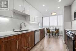 909 - 120 PROMENADE CIRCLE Vaughan 