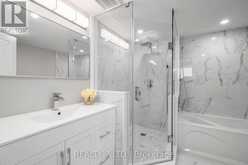 909 - 120 PROMENADE CIRCLE Vaughan 