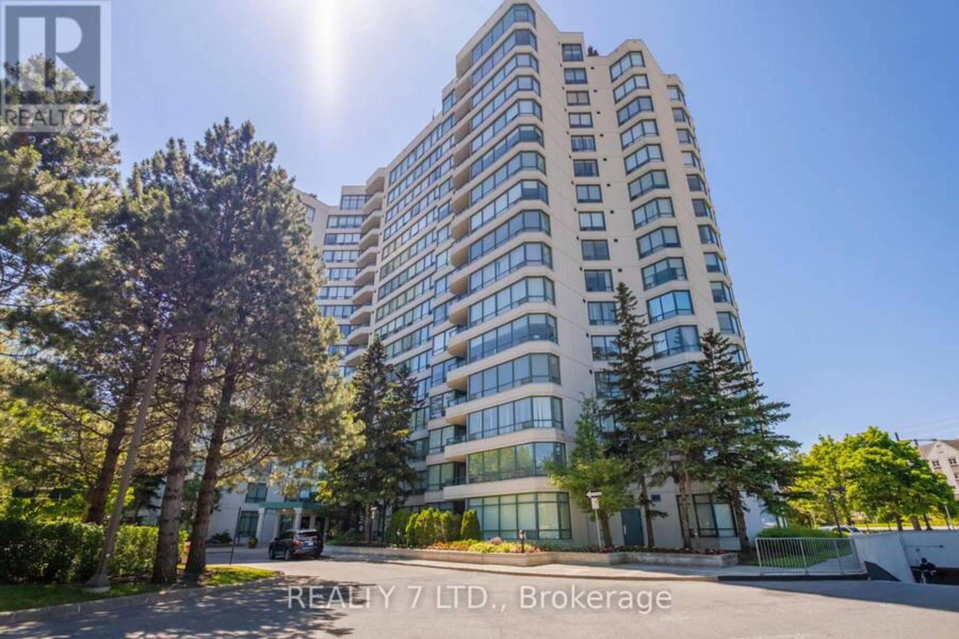 909 - 120 PROMENADE CIRCLE Vaughan 