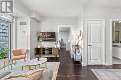 1611 - 33 SHORE BREEZE DRIVE Toronto 