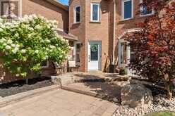 6 MAPLEGLEN COURT Whitby