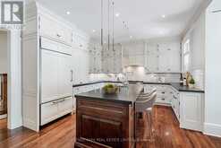 32 ROXBOROUGH STREET E Toronto