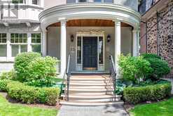 32 ROXBOROUGH STREET E Toronto