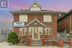 29 CHAPLIN CRESCENT Toronto