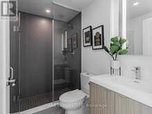 425 - 30 INN ON THE PARK DRIVE Toronto