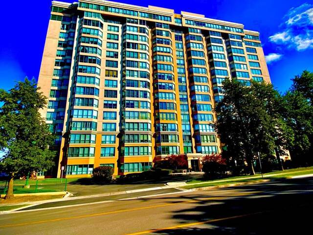 1402 - 100 MILLSIDE DRIVE S Milton Ontario