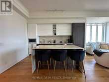 1002 - 151 AVENUE ROAD Toronto