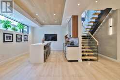 537 WARMINSTER DRIVE Oakville 