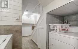 LOWER - 285 WYCHWOOD AVENUE Toronto