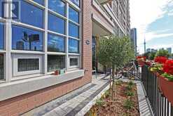 TH 18 - 6 PIRANDELLO STREET Toronto